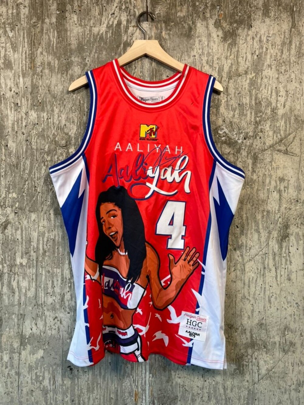 HEADGEAR CLASSICS Men's Aaliyah MTV Basketball Jersey Size 2XL in Red